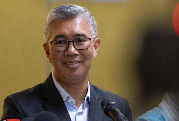 [TERKINI] Tengku Zafrul letak jawatan dalam UMNO, mohon sertai PKR | Astro Awani